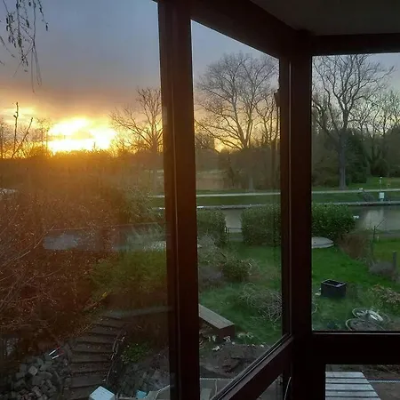 100% Vacation Feeling By The Waterside: Pian'eau Holiday home Ghent