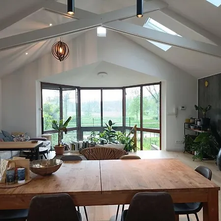 100% Vacation Feeling By The Waterside: Pian'eau Vakantiehuis