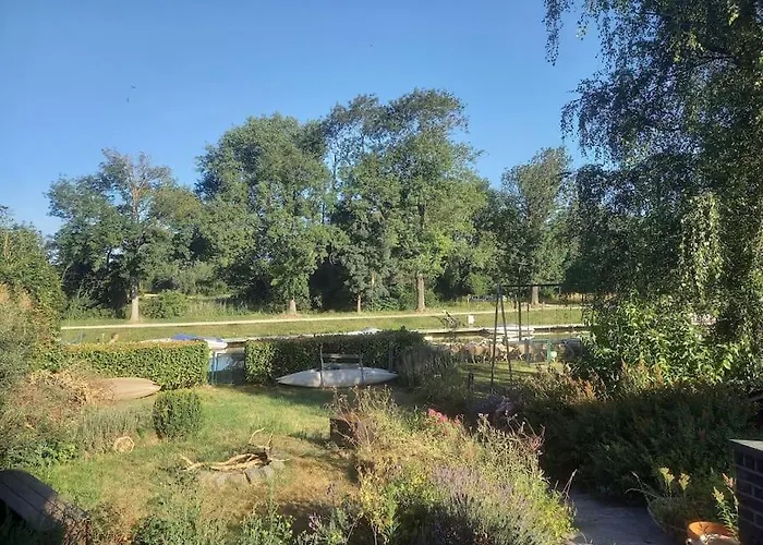 100% Vacation Feeling By The Waterside: Pian'eau * Ghent