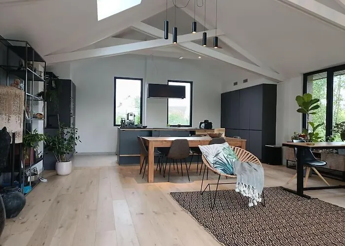 100% Vacation Feeling By The Waterside: Pian'eau